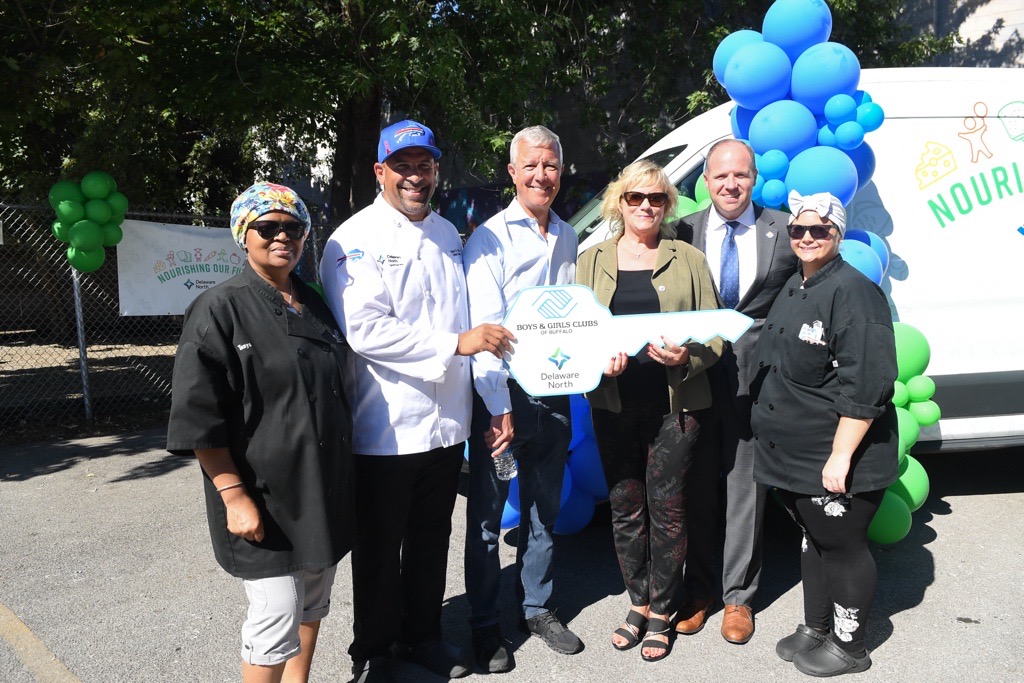 Delaware North team members